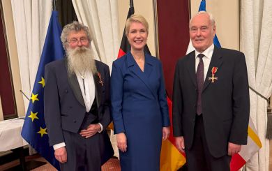 v. l.: Prof. Dr. Ulrich Bathmann, IOW-Direktor von 2011 bis 2022, MV Ministerpräsidentin Manuela Schwesig, Dr. Wolfgang Matthäus, Meeresforscher in Warnemünde, 1963 - 2003