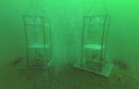 The IOW sampling device "Bubble Catcher" under water